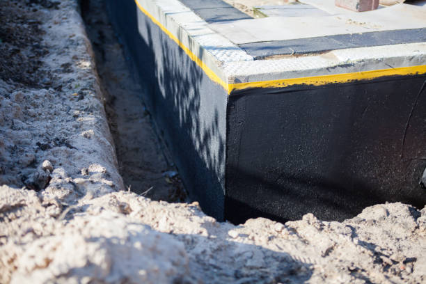 Professional Crawl Space Encapsulation technician working in Buhl, AL
